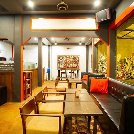 Pomme Brewhouse Hostel เสียมราฐ ภายนอก รูปภาพ